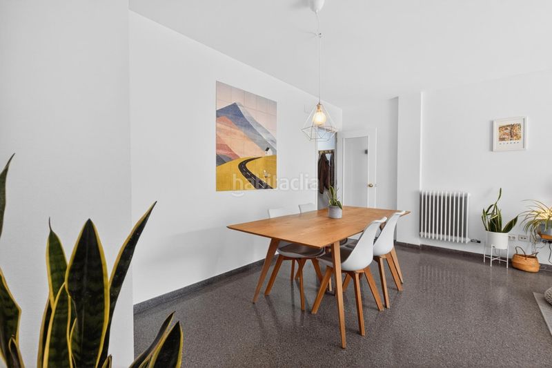 Foto c109cc85-c076-4937-adf9-57b9ce791ec5. Pis amb calefacció aparcament a Eixample Nord Girona