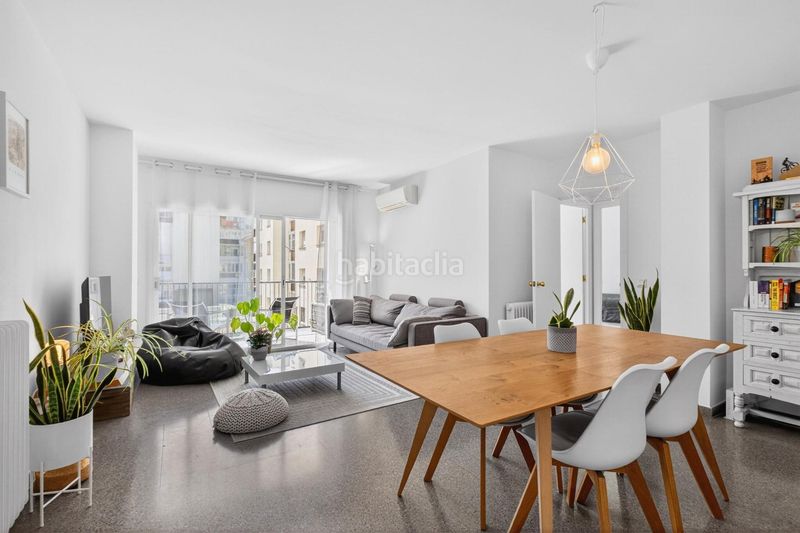 Foto cbcedb64-bba1-4dce-a1fa-b9feeeb8bf02. Pis amb calefacció aparcament a Eixample Nord Girona