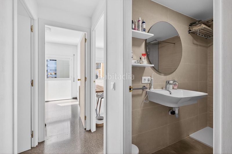 Foto f797c022-ca11-4609-9b9b-22b9e3bccf29. Pis amb calefacció aparcament a Eixample Nord Girona