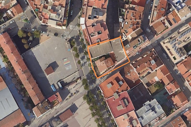Foto 8d17158e-3c58-474c-a676-1c95f957d613. Terreny residencial a sant esteve 16 a Casc Antic Ripollet