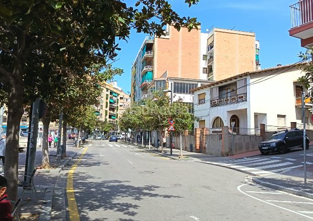 Foto f2128ff0-f304-4ada-b82e-592a0260ea3f. Terreny residencial a sant esteve 16 a Casc Antic Ripollet