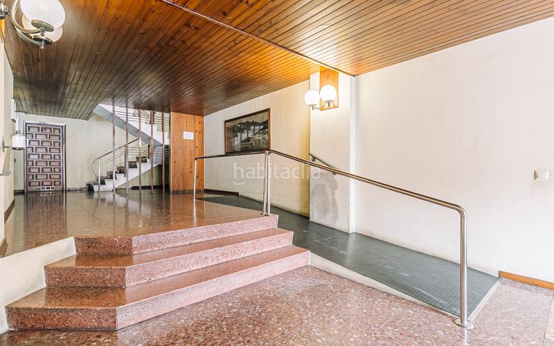 Foto 74dd880f-5a6b-4f33-8ca8-2da6771d7d4e. Aparcament cotxe a Torelló