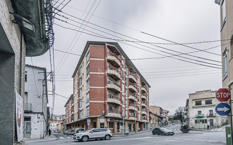 Foto 7a96e732-da9c-4ebb-9b52-ab9142929ce3. Aparcament cotxe a Torelló