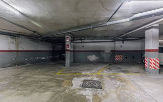 Posto auto  Sant fortià. Plaça daparcament en venda al centre de torelló