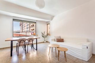 Pis  Pianista amparo iturbi. Piso en venta en malilla con 5 habitaciones y terraza, a reforma