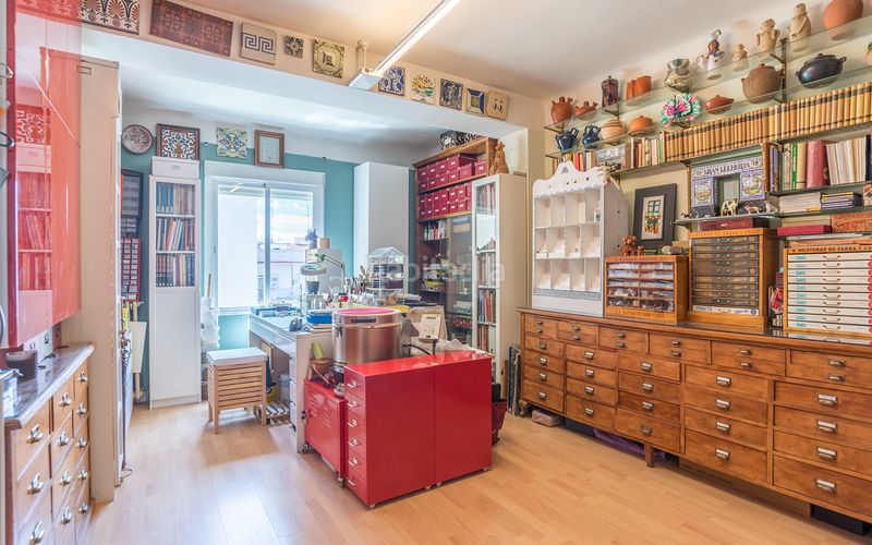 Foto d4ead0cc-53fa-4511-97e8-35750bbac79d. Pis amb calefacció a Argüelles Madrid