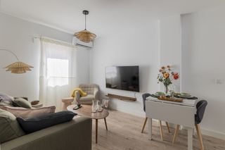 Affitto Appartamento  Doña berenguela. Piso en alquiler en puerta del ángel con 2 habitaciones y despac