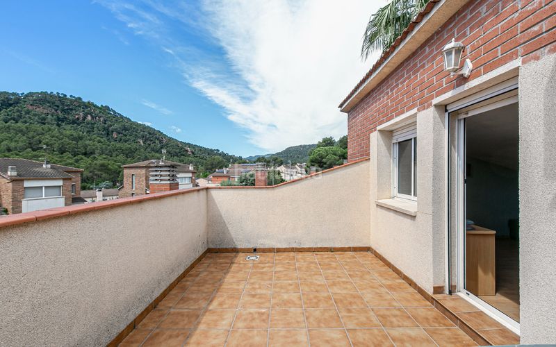 Foto c3da55e8-ed96-46a1-9b62-534e5a7dcbc4. Casa amb calefacció aparcament a Cervelló