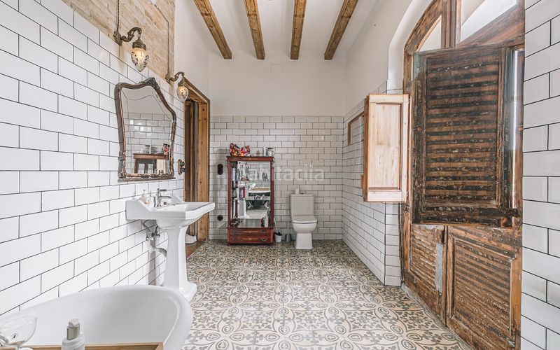 Foto a36c10ee-6918-4967-aece-39385955059a. Casa amb calefacció aparcament piscina a Gelida