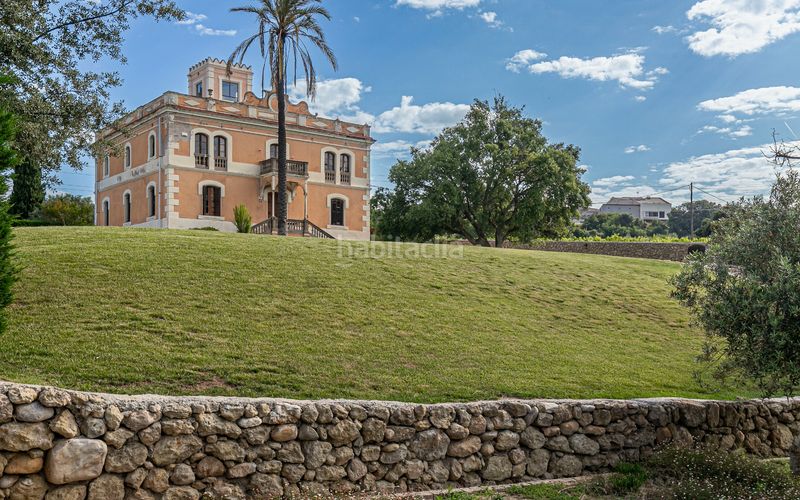 Foto cc940075-7342-40b6-9c19-c0f4a18321c7. Casa amb calefacció aparcament piscina a Gelida