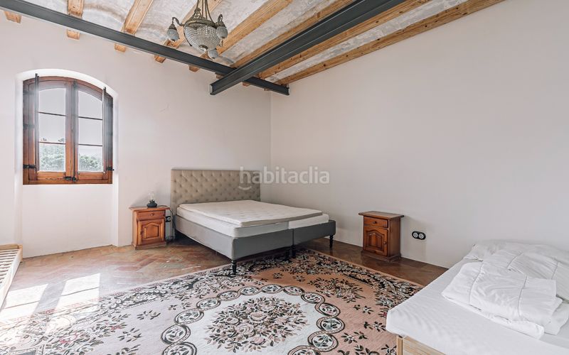 Foto cff1efdd-3a3a-40e4-8117-586f45e755ee. Casa amb calefacció aparcament piscina a Gelida