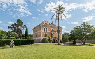 Casa  Torre de l'albet. Casa en venta en gelida con 10 habitaciones, jard�n y piscina, b