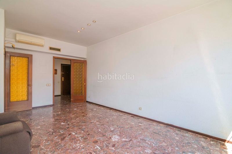 Foto a1e86552-bd36-4f28-8912-ee61cdc3f1e3. Pis amb calefacció a Barri de les Corts Barcelona