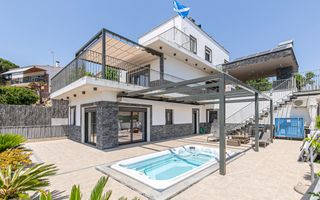 Casa  Sant pere abanto. Casa en venta en caldes destrac con 5 habitaciones, jardín y vis