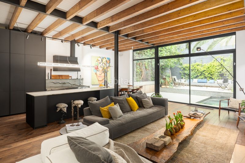 Foto 809c0dbe-5d41-4873-980d-a5824481f43d. Casa amb calefacció piscina a Putget - Farró Barcelona