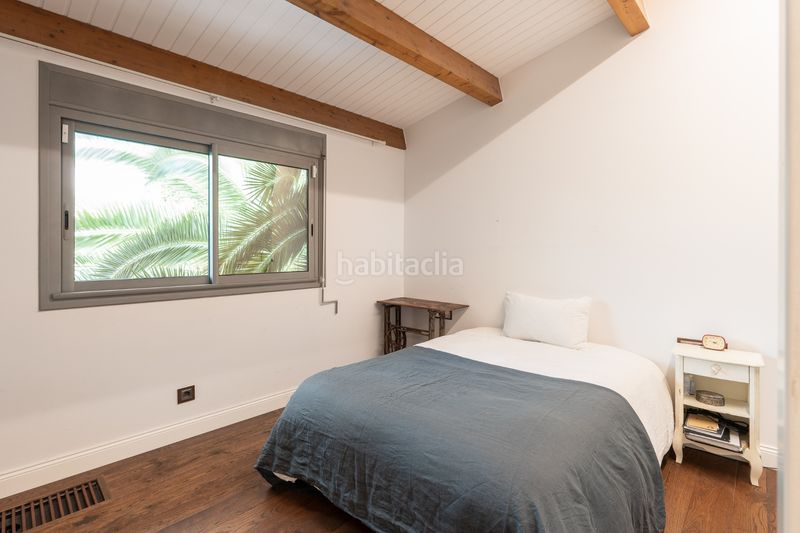 Foto b427ce6d-e907-45cd-a2f0-5da97d183169. Casa amb calefacció piscina a Putget - Farró Barcelona