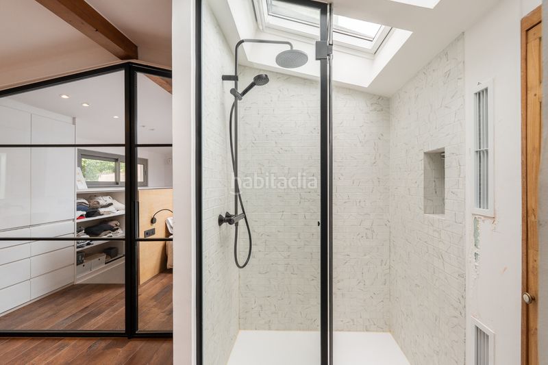 Foto b54a3c6d-18e4-40f5-b558-44ca814311fb. Casa amb calefacció piscina a Putget - Farró Barcelona