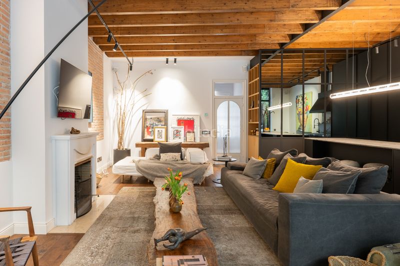 Foto c17ca9ca-4783-401a-bcc2-a0f88f38fb42. Casa amb calefacció piscina a Putget - Farró Barcelona