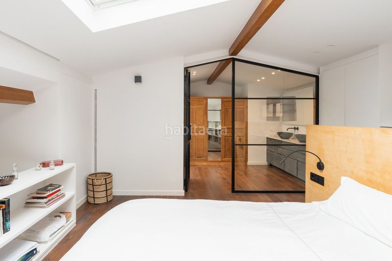 Foto dc858815-5f0e-48be-a353-ac7f309dfdba. Casa amb calefacció piscina a Putget - Farró Barcelona
