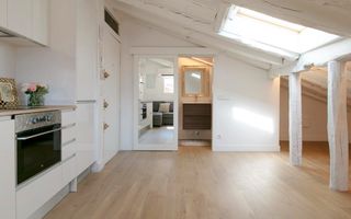 Rent Studio  Olmo. Estudio reformado y luminoso cerca de antón martín