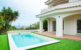 Casa  Farell. Casa en venta en sant pol de mar con 5 habitaciones, piscina y v