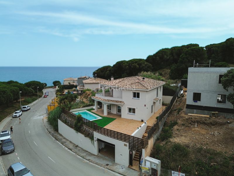 Foto 9281964a-323d-49bb-a711-fa114eec3257. Casa amb calefacció aparcament piscina a Urbanitzacions Sant Pol de Mar