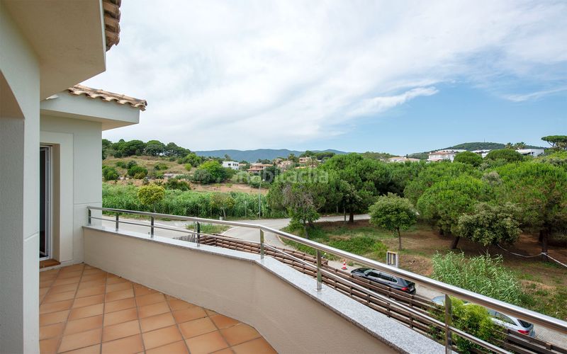 Foto fd4e8c87-5f0a-46ba-9580-4ee64926bdca. Casa amb calefacció aparcament piscina a Urbanitzacions Sant Pol de Mar