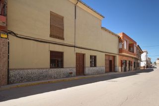 Haus  Camino real. Casa en venta en la gineta, albacete, de 6 habitaciones con enor