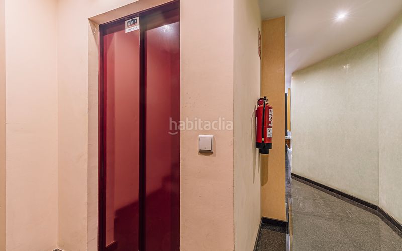 Foto 4eea1391-81c8-4889-b90a-2e9665f9b9a1. Dúplex amb calefacció a Sagrada Família Barcelona