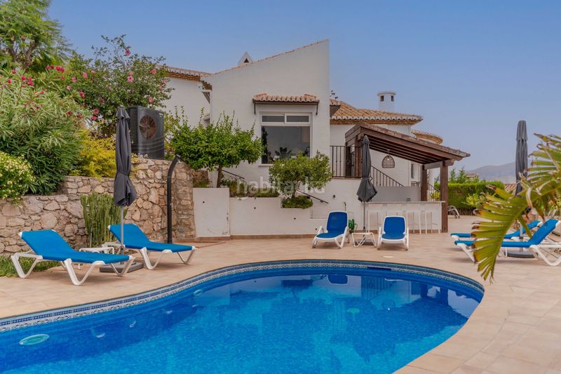 Foto 4379236a-d2c8-459d-9335-679134236122. Casa amb calefacció aparcament piscina a Monte los Almendros - El Pargo - Costa Aguilera Salobreña