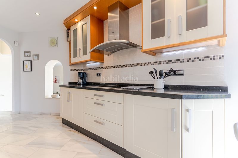 Foto a83ee4a4-e1a8-44d8-a1aa-e2c3b5faed09. Casa amb calefacció aparcament piscina a Monte los Almendros - El Pargo - Costa Aguilera Salobreña
