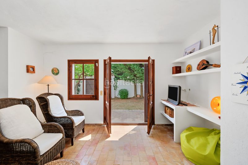 Foto 9b68b7a1-82f3-47d9-b431-938b9c541e6a. Casa a Eixample Residencial Escala (L´)