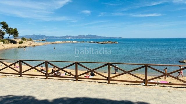 Foto cd88222b-b906-462a-995d-86de0bf3139f. Casa a Eixample Residencial Escala (L´)