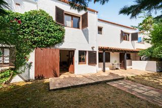 Casa  Marc antoni. Casa en venta en lescala con 5 habitaciones y jard�n, a 2 minuto