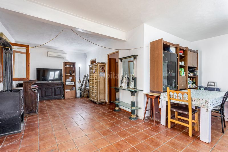 Foto a8555771-bc3c-44ec-9fc4-6a0883e12b2c. Casa amb calefacció aparcament a Vilamarxant