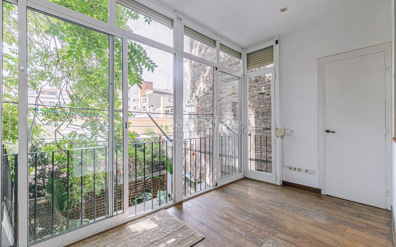 Foto 23c8a9b3-2c08-4dd4-bb6b-2791c0a07b38. Pis amb calefacció a Vila de Gràcia Barcelona