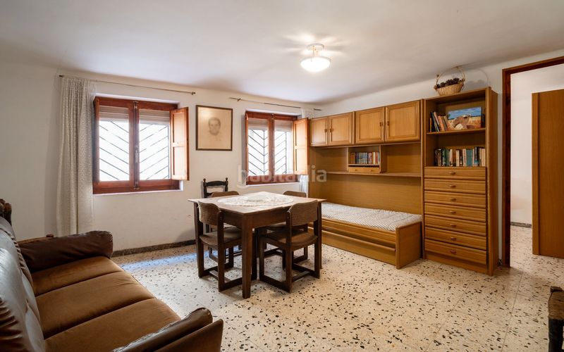 Foto a4bdc860-b00d-4ade-b9c4-b5dcb76742c6. Casa amb aparcament a Vallmoll