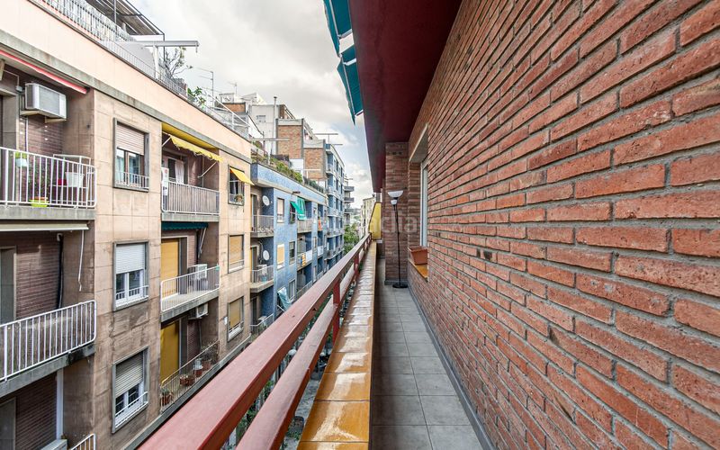 Foto d8b3f57f-0ac8-4e1f-9985-3852f2b7e9b6. Pis amb calefacció a Putget - Farró Barcelona