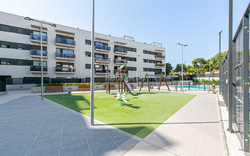 Foto 15f427f3-9ef1-45ec-8e32-8b231979637f. Flat with heating parking pool in La Geltrú-Sant Jordi Vilanova i la Geltrú