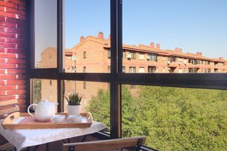 Etagenwohnung  Azorín. Piso luminoso con 4 habitaciones y vistas abiertas junto al pase
