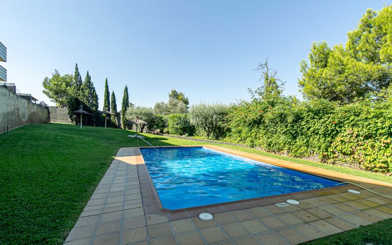Foto 2103a005-d24c-4597-8ec6-e307a2e884e3. Pis amb calefacció aparcament piscina a Papiol (El)