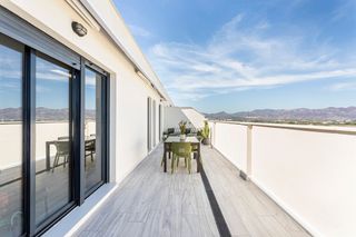 Àtic  De la generalitat. Ático seminuevo con vistas al mar y a la montaña en playa de mon
