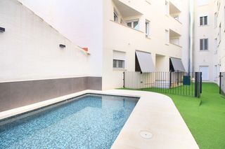 Attico  Guzmán el bueno. Ático de obra nueva 3 habitaciones, piscina comunitaria, piscina