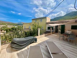 Rent Semi detached house in Andratx. Vivienda adosada en excelente estado  alquiler de temporada