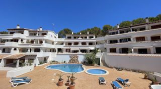 Apartament a Sant Elm. Apartamento en primera línea de playa con terraza e inmejorables