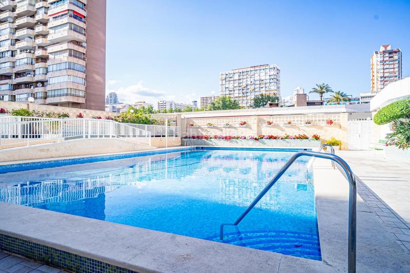 Foto 759468e5-62fa-473d-8ea9-4d7e6dad83b9. Piccolo appartamento con piscina in Playa Levante Benidorm