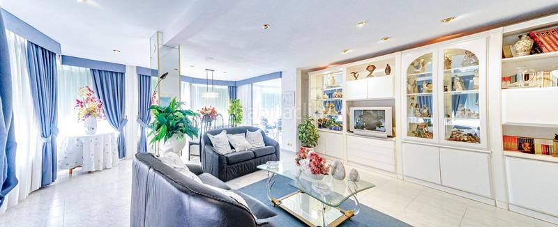 Foto a1a54790-a3d2-494f-8591-2a2b76a00ba0. Piccolo appartamento con piscina in Playa Levante Benidorm