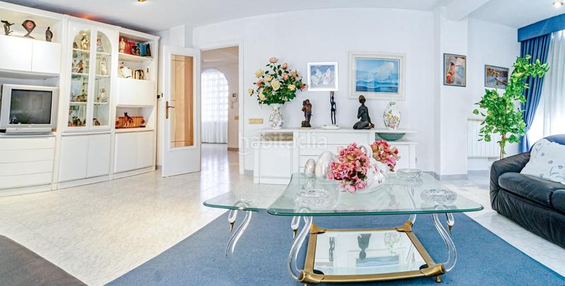 Foto ceb0650c-3b0e-463d-ad3d-10aed48ac3bd. Piccolo appartamento con piscina in Playa Levante Benidorm
