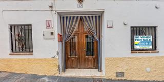 Masia a Bolulla. Grande casa de pueblo en bolulla