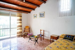 Masia a Bolulla. Grande casa de pueblo en bolulla